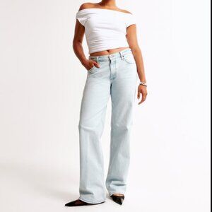 Abercrombie & Fitch: Low Rise Baggy Jean-28 Short